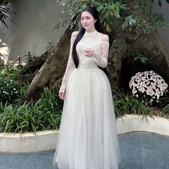 Đầm thiết kế dáng dài cổ cao phối ren