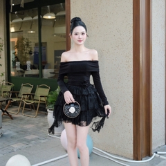 Đầm thiết kế trễ vai tay dài tầng xoè dáng ngắn