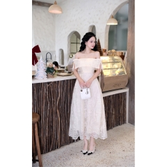 Đầm thiết kế trễ vai đính nơ ren