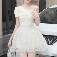 Đầm trễ vai hoa ren dáng xoè ngắn
