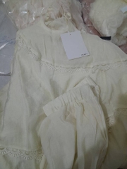 Set áo cổ yếm ren tầng kèm quần dài