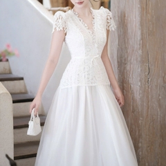 Đầm phối ren cổ V cổ tim tay ren dáng dài cao cấp thiết kế đi tiệc sang trọng