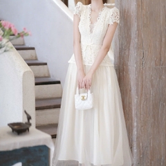 Đầm cổ V tim ren dáng xoè dài tay ngắn thiết kế đi tiệc