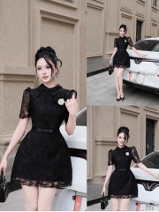 Đầm cổ sơ mi ren chân chữ A