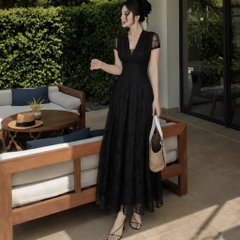 Đầm thiết kế hở lưng ren dáng dài