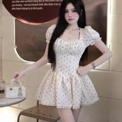 Đầm thiết kế chấm bi cổ vuông tay phồng
