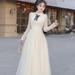 Đầm thiết kế ren bèo cổ tròn tay dài công chúa xoè