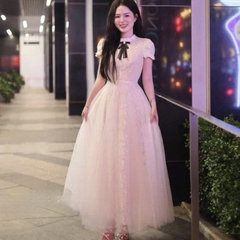 Đầm thiết kế bồng cổ tròn công chúa ren thiết kế