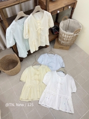 Áo kiểu babydoll cổ ren hoạ tiết trái tim