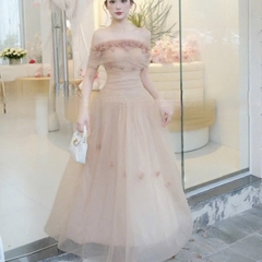 Đầm trễ vai nâu bồng dính hoa dáng dài công chúa