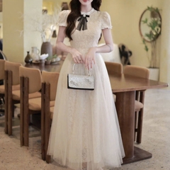 Đầm thiết kế bồng cổ tròn công chúa ren thiết kế