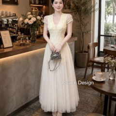 Đầm thiết kế cổ V phối voan tùng dài