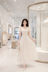 Đầm thiết kế ren tay phồng cổ vuông dáng xoè