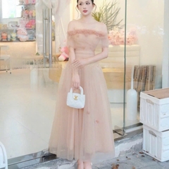 Đầm trễ vai nâu bồng dính hoa dáng dài công chúa