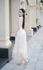 Đầm ren thiết kế cao cấp phối tay ren sang chảnh tầng voan lượn sóng dáng dài trắng kem cổ tròn