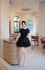 Đầm thiết kế ôm cổ tròn chân bồng dễ thương