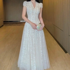 Đầm thiết kế cổ V tay phồng dáng dài