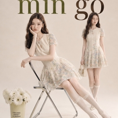 Đầm thiết kế hoa nổi dáng ngắn