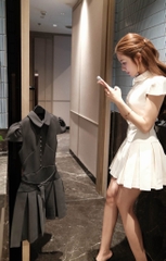 Đầm cổ sen nút ngực nơ eo dáng ngắn