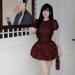 Đầm thiết kế lưới ren xoè phồng