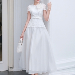 Đầm ren thiết kế choàng vai chân tơ sang chảnh