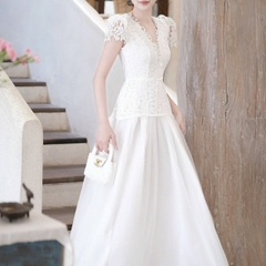 Đầm cổ V tim ren dáng xoè dài tay ngắn thiết kế đi tiệc