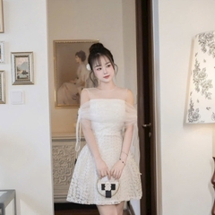 Đầm thiết kế cao cấp ren hoa cúc phối lưới