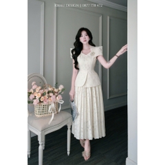 Đầm thiết kế hoa thêu ren xếp ly