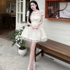 Đầm thiết kế cổ tròn viền lưới chéo dáng ngắn