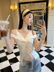 Áo kiểu ren cổ chữ V có mút ngực