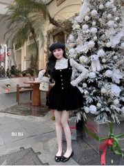 Set yếm nhung cổ vuông