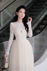 Đầm cổ tròn nơ ngực vòng vàng ren phối voan