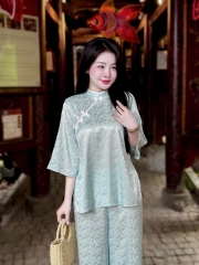 Lam cổ tàu gấm đính nút chéo