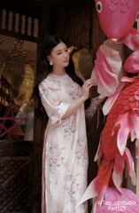 Áo dài nẹp sen