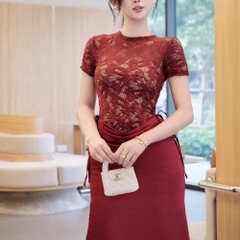 Đầm thiết kế ren body cổ tròn dáng dài thanh lịch