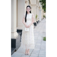 Đầm ren thiết kế cao cấp phối tay ren sang chảnh tầng voan lượn sóng dáng dài trắng kem cổ tròn