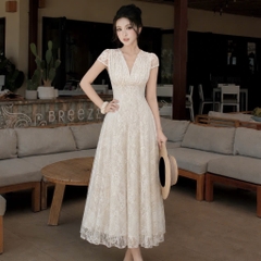 Đầm thiết kế hở lưng ren dáng dài