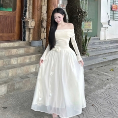 Đầm thiết kế dáng dài trễ vai phối hoa
