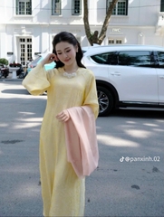 Áo dài gấm cổ tròn 3 bông