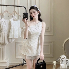 Đầm thiết kế chấm bi lệch vai phối ren