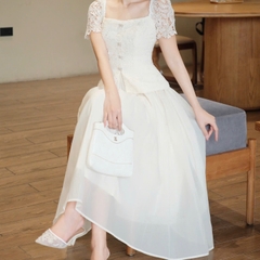 Đầm cổ vuông ren ôm eo dáng xoè voan