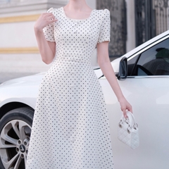 Đầm thiết kế chấm bi đen trắng cổ vuông dáng dài xoè nhẹ sang trọng đi tiệc
