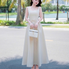 Đầm thiết kế 2 dây cổ vuông dáng dài