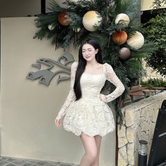 Đầm thiết lế cổ vuông viền ngọc phối ren