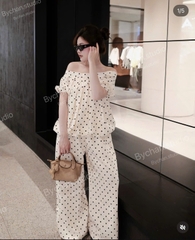 Set áo trễ vai kèm quần chấm bi