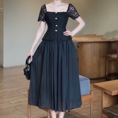 Đầm cổ vuông ren ôm eo dáng xoè voan