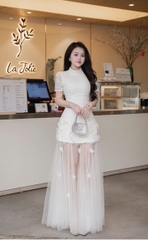 Đầm thiết kế cổ tròn kèm voan mỏng