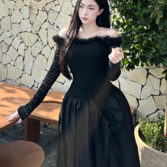 Đầm thiết kế trễ vai ren phối voan viền lông
