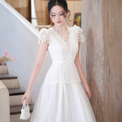 Đầm cổ V tim ren dáng xoè dài tay ngắn thiết kế đi tiệc