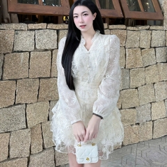 Đầm thiết kế dáng ngắn cổ tim phối ren hoa